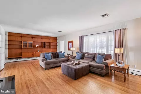 Living - 1018 Mcceney Ave, Silver Spring, MD 20901 photo 3 of 12