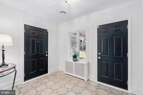 Entry Way - 1018 Mcceney Ave, Silver Spring, MD 20901 photo 5 of 15