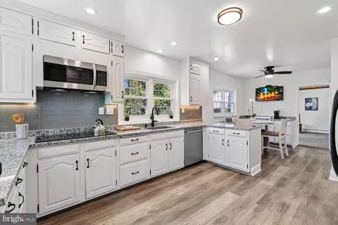 Kitchen - 1018 Mcceney Ave, Silver Spring, MD 20901 photo 2 of 7