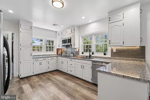 Kitchen - 1018 Mcceney Ave, Silver Spring, MD 20901 photo 4 of 7
