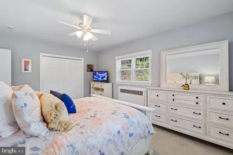 Bedroom - 1018 Mcceney Ave, Silver Spring, MD 20901 photo 6 of 10