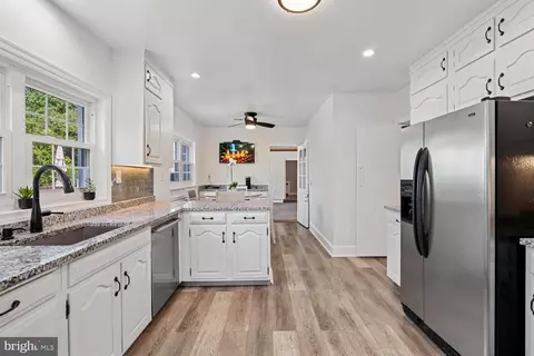 Entry Way - 1018 Mcceney Ave, Silver Spring, MD 20901 photo 6 of 15