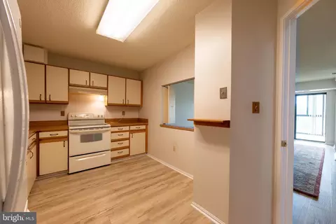 Kitchen - 15101 Interlachen Dr #1-924, Silver Spring, MD 20906 photo 2 of 2