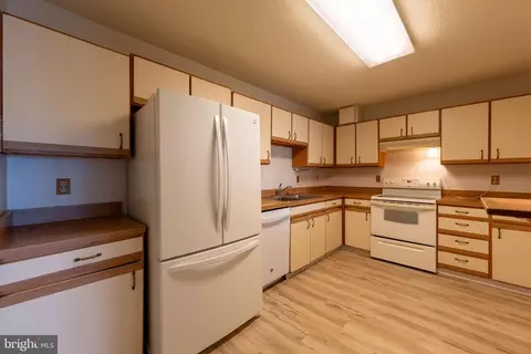 Kitchen - 15101 Interlachen Dr #1-924, Silver Spring, MD 20906 photo 1 of 2