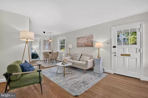 Entry Way - 314 Whitestone Rd, Silver Spring, MD 20901 photo 2 of 2