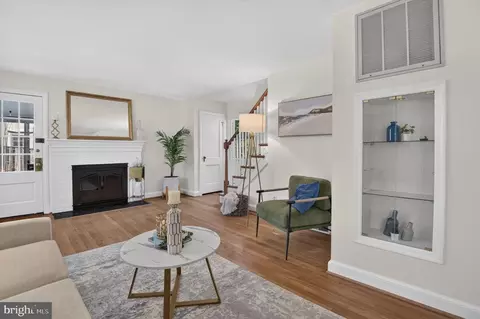 Living - 314 Whitestone Rd, Silver Spring, MD 20901 photo 2 of 2