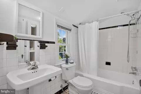 Bath - 314 Whitestone Rd, Silver Spring, MD 20901 photo 3 of 3