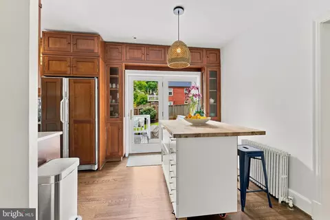 Kitchen - 9404 Worth Ave, Silver Spring, MD 20901 photo 6 of 8