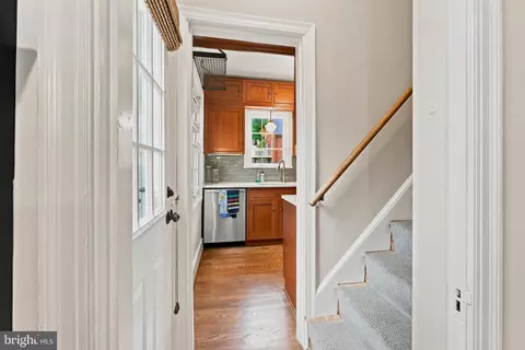 Entry Way - 9404 Worth Ave, Silver Spring, MD 20901 photo 5 of 7