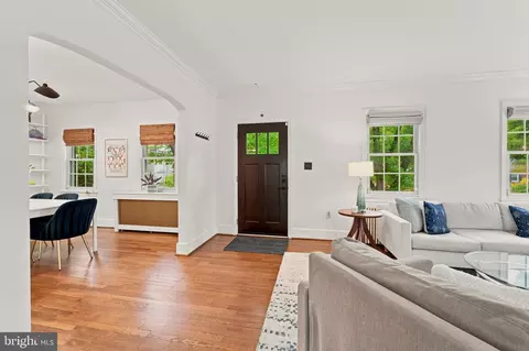 Entry Way - 9404 Worth Ave, Silver Spring, MD 20901 photo 1 of 7