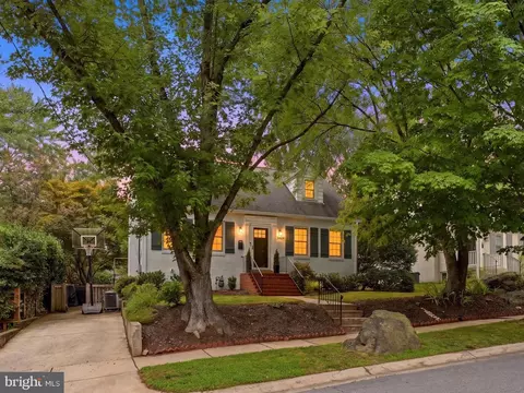 9404 Worth Ave, Silver Spring, MD 20901