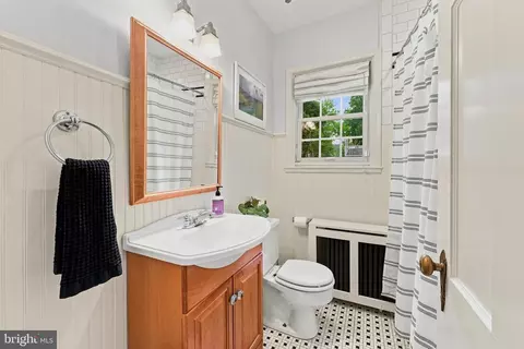 Bath - 9404 Worth Ave, Silver Spring, MD 20901 photo 1 of 3