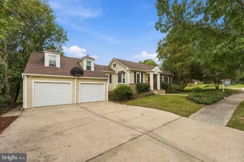 Exterior - 9318 Worth Ave, Silver Spring, MD 20901 photo 13 of 17