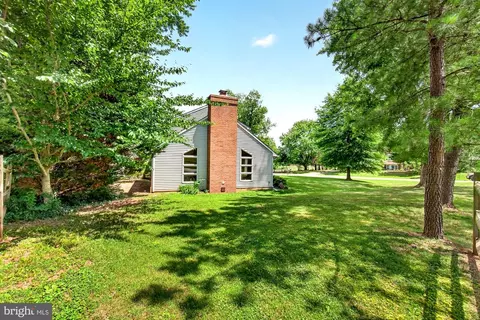 Exterior - 19613 Bodmer Ave, Poolesville, MD 20837 photo 4 of 11