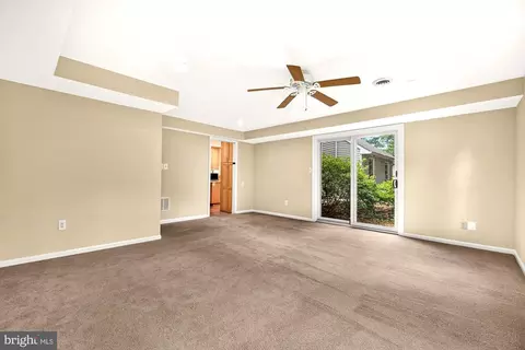 Living - 19613 Bodmer Ave, Poolesville, MD 20837 photo 6 of 7
