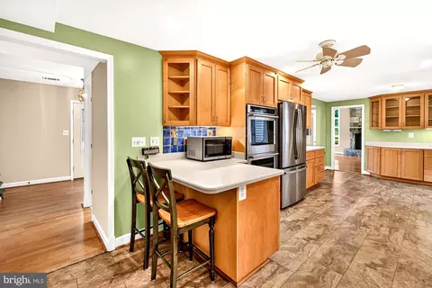Kitchen - 19613 Bodmer Ave, Poolesville, MD 20837 photo 2 of 10