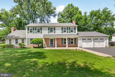 19613 Bodmer Ave, Poolesville, MD 20837