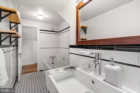 Bath - 823 Bonifant St, Silver Spring, MD 20910 photo 3 of 5