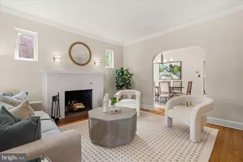 Living - 823 Bonifant St, Silver Spring, MD 20910 photo 2 of 3