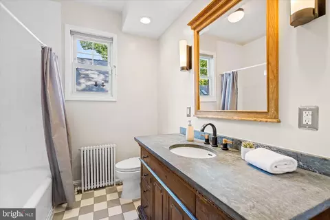 Bath - 823 Bonifant St, Silver Spring, MD 20910 photo 1 of 5