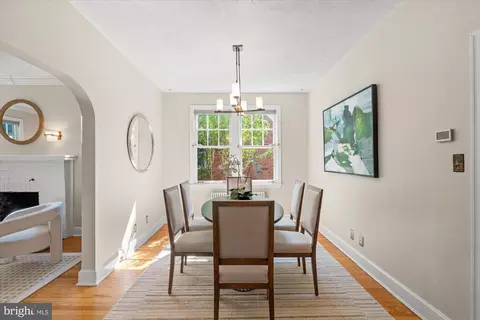 Dining - 823 Bonifant St, Silver Spring, MD 20910 photo 3 of 4