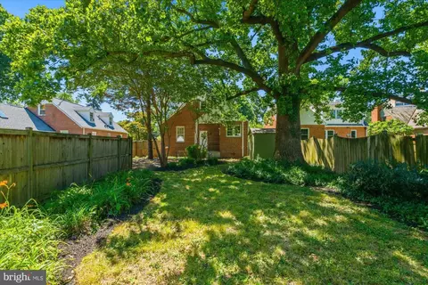 Exterior - 823 Bonifant St, Silver Spring, MD 20910 photo 5 of 9