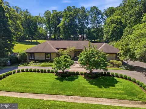 11621 Lake Potomac Dr, Potomac, MD 20854