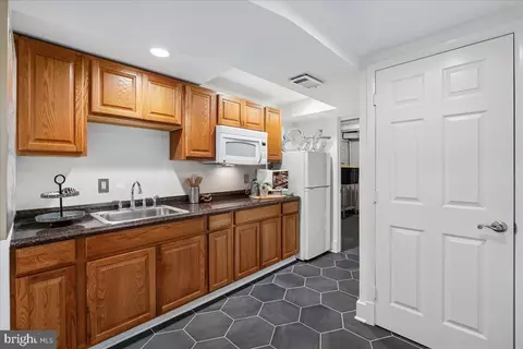 Kitchen - 9817 Cherry Tree Ln, Silver Spring, MD 20901 photo 5 of 5