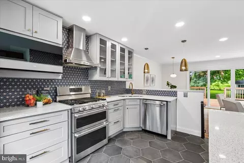 Kitchen - 9817 Cherry Tree Ln, Silver Spring, MD 20901 photo 2 of 5