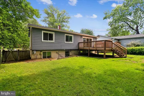 Exterior - 9817 Cherry Tree Ln, Silver Spring, MD 20901 photo 7 of 19