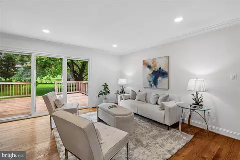 Living - 9817 Cherry Tree Ln, Silver Spring, MD 20901 photo 1 of 4