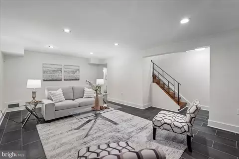 Living - 9817 Cherry Tree Ln, Silver Spring, MD 20901 photo 2 of 4