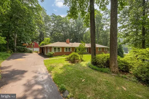 7201 Pyle Rd, Bethesda, MD 20817