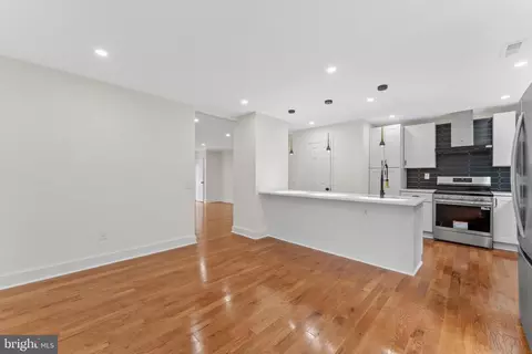 Entry Way - 671 Concerto Ln, Silver Spring, MD 20901 photo 1 of 7