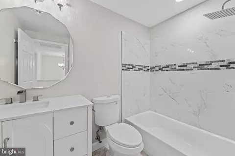 Bath - 671 Concerto Ln, Silver Spring, MD 20901 photo 3 of 5