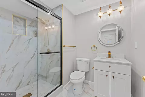 Bath - 671 Concerto Ln, Silver Spring, MD 20901 photo 4 of 5
