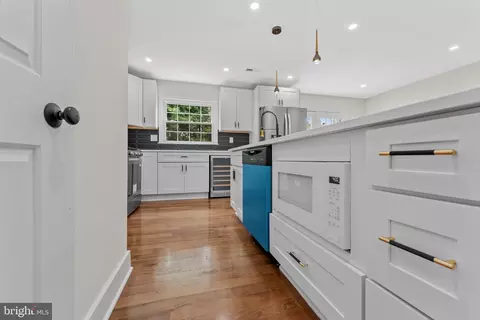 Entry Way - 671 Concerto Ln, Silver Spring, MD 20901 photo 3 of 7