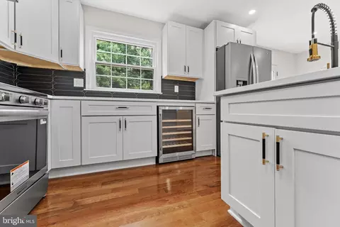 Kitchen - 671 Concerto Ln, Silver Spring, MD 20901 photo 5 of 6