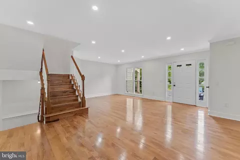 Living - 671 Concerto Ln, Silver Spring, MD 20901 photo 2 of 9