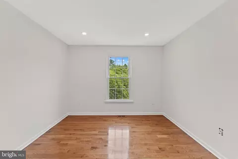 Bedroom - 671 Concerto Ln, Silver Spring, MD 20901 photo 4 of 5