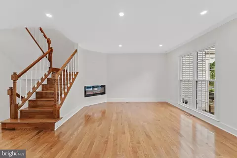 Living - 671 Concerto Ln, Silver Spring, MD 20901 photo 3 of 9