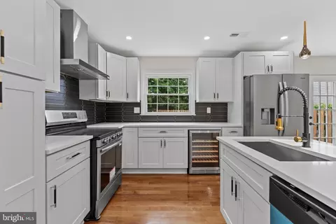 Kitchen - 671 Concerto Ln, Silver Spring, MD 20901 photo 3 of 6