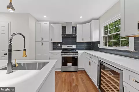 Kitchen - 671 Concerto Ln, Silver Spring, MD 20901 photo 2 of 6