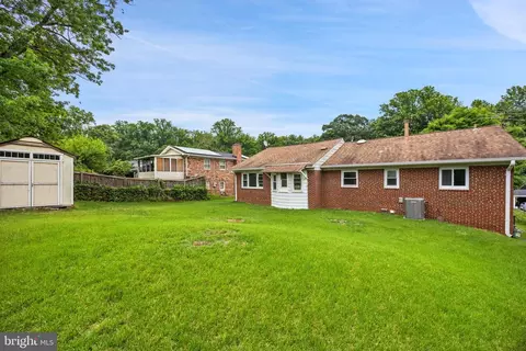 Exterior - 10708 Meadowhill Rd, Silver Spring, MD 20901 photo 3 of 4