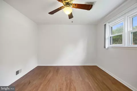Bedroom - 10708 Meadowhill Rd, Silver Spring, MD 20901 photo 4 of 5