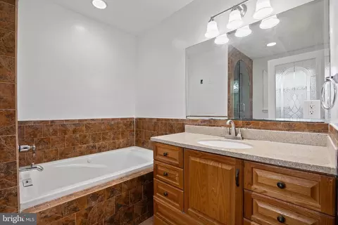 Bath - 10708 Meadowhill Rd, Silver Spring, MD 20901 photo 1 of 5