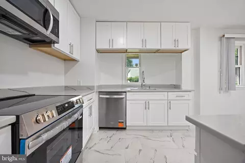 Kitchen - 10708 Meadowhill Rd, Silver Spring, MD 20901 photo 2 of 4