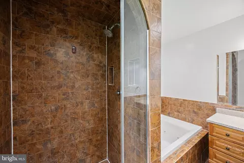 Bath - 10708 Meadowhill Rd, Silver Spring, MD 20901 photo 2 of 5