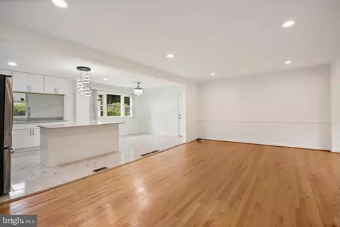 Living - 10708 Meadowhill Rd, Silver Spring, MD 20901 photo 4 of 5