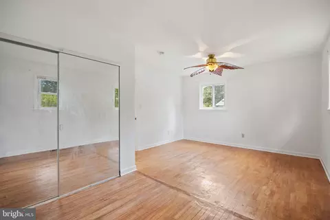 Bedroom - 10708 Meadowhill Rd, Silver Spring, MD 20901 photo 2 of 5